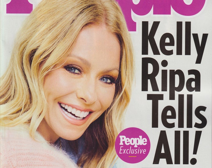 People October 10, 2022 Kelly Ripa Tells All, Bette Midler, Sarah Jessica Parker, Adam Levine (Magazine: Celebrity)