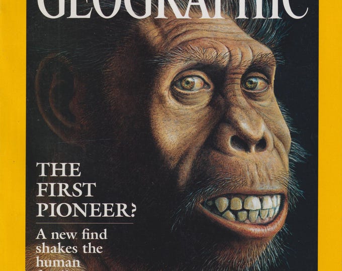 National Geographic August 2002 The First Pioneer?, South Africa's Teeming Seas, Mount Fuji (Magazine: Nature, Geography)