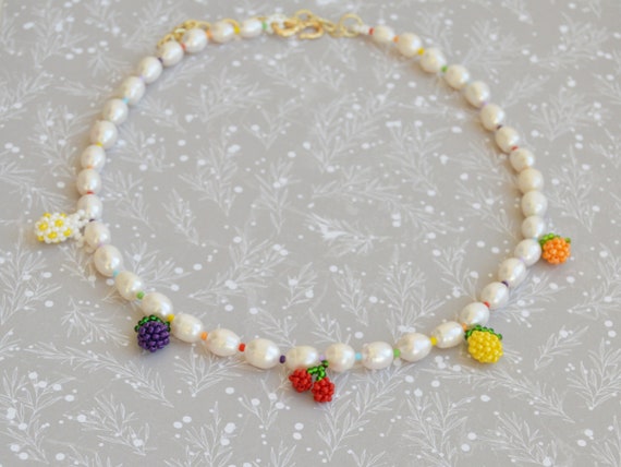 Collana girocollo con perline di frutta Collana con perline di frutta con ciondolo in perle d'acqua dolce naturali - Italia