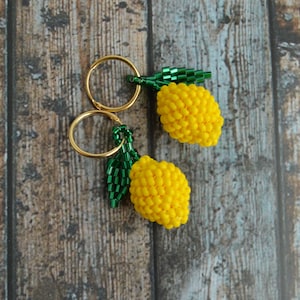 Perline al limone Orecchini pendenti cerchi d&#39;oro Gioielli di frutta piccoli orecchini piccoli Drop Regalo di cibo divertente per la figlia