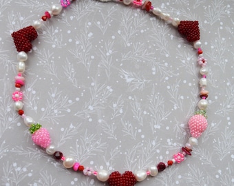 Pearls Strawberry choker necklace  for women with fruits beads Red heart Summer jewelry Handmade fruit pink freshwater pearl