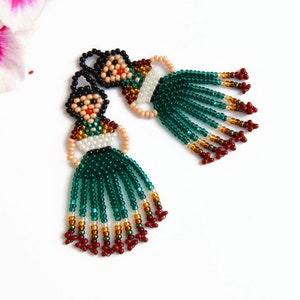 Mexican Lady-oorbellen /Fiesta Doll-oorbellen / Frida-sieraden /oorbellen met kwastjes / Veelkleurige kralenoorbellen /Rocailles Huichol