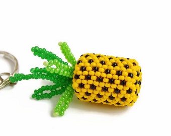 Accessoires de voiture pour les femmes Cadeaux d'ananas charmes en gros Cute Pineapple Keychain Fruit Key chaîne pour le cadeau femme Handmade Small keychain