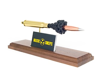 Ballistic 50 BMG visitkortshållare - Ammunitionsdisplay för skrivbord eller butik - FMJ eller Hornady A-Max - Kontorsdekor & Mässdetalj Vapenskiva