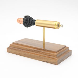 450 Bushmaster con Hornady 300gr XTP Mag -- cartuccia di munizioni espansa modello di proiettile amm ausilio visivo o espositore da scrivania uomo caverna pistola ragazzo immagine 4