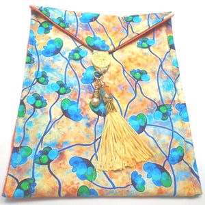 Quilted Tarot Card Bag: Watercolor Floral Design, Handmade Tassel