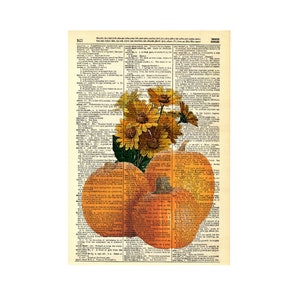 Può includere: Una pagina di dizionario vintage con un mazzo di girasoli gialli e due frutti color pesca. Il testo sulla pagina dice "Come il pozzo pieno, a ogni sorso, spegne e nutre, e in qualunque modo per gli adulti, e per i bambini, e per i malati, e per i forti, li rende forti e sani, e in qualunque modo per i malati, li rende forti e sani."