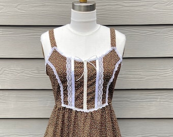 HANDMADE cottage core Gunne Sax Style Dress in Vintage Brown Calico print with lace and ribbon trim. Size 4