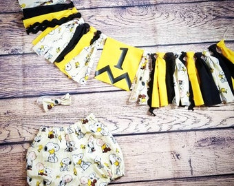 Charlie Brown birthday outfit- Charlie Brown birthday banner- snoopy birthday outfit- peanuts birthday banner- Charlie Brown shorts-bow tie