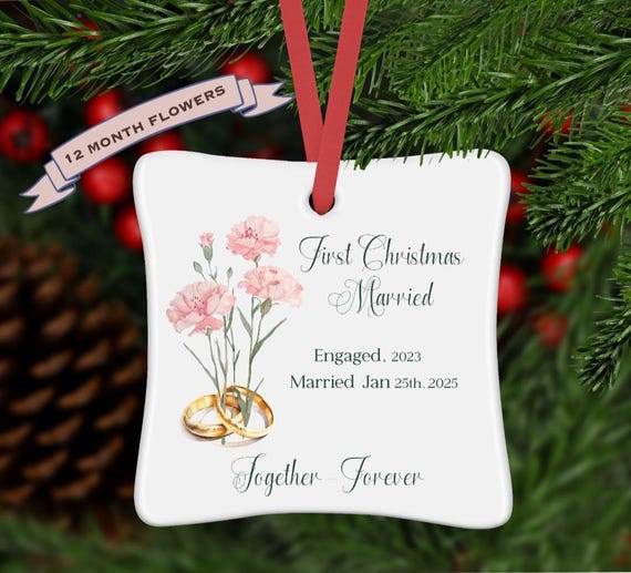 First Christmas Married Ornament, Personalized Wedding Ornament with Birth Flowers, Newlywed Gift, Couples Ornament, Engaged Gift