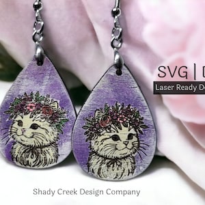 Kitty usando um brinco pendurado de coroa floral Arquivo de corte a laser SVG e DXF/Arquivo de corte a laser Teardrop Cat/Download de brinco de animal de fazenda de gatinho