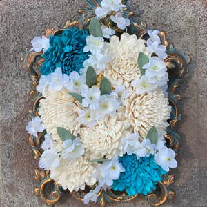 Adornos de pared, arreglos florales, flores de madera, marcos de metal ornamentados, arreglos florales, decoración de pared para el hogar.