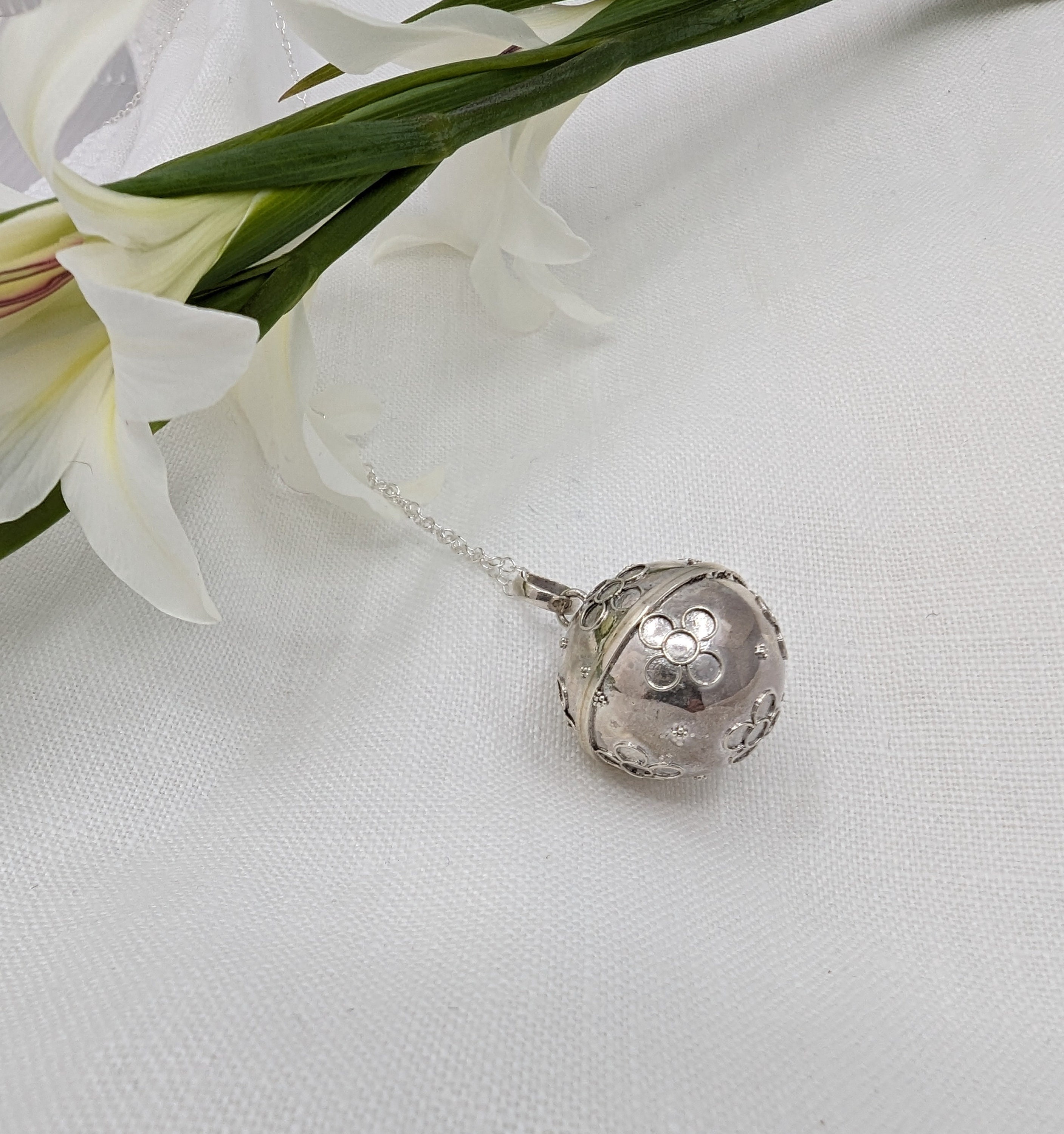Sound ball hotsell necklace