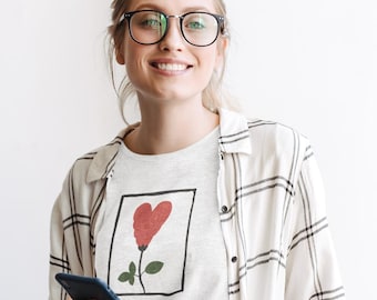 Camiseta inspirada en Rachel Green: Camiseta de algodón orgánico con corazón y flores de los 90