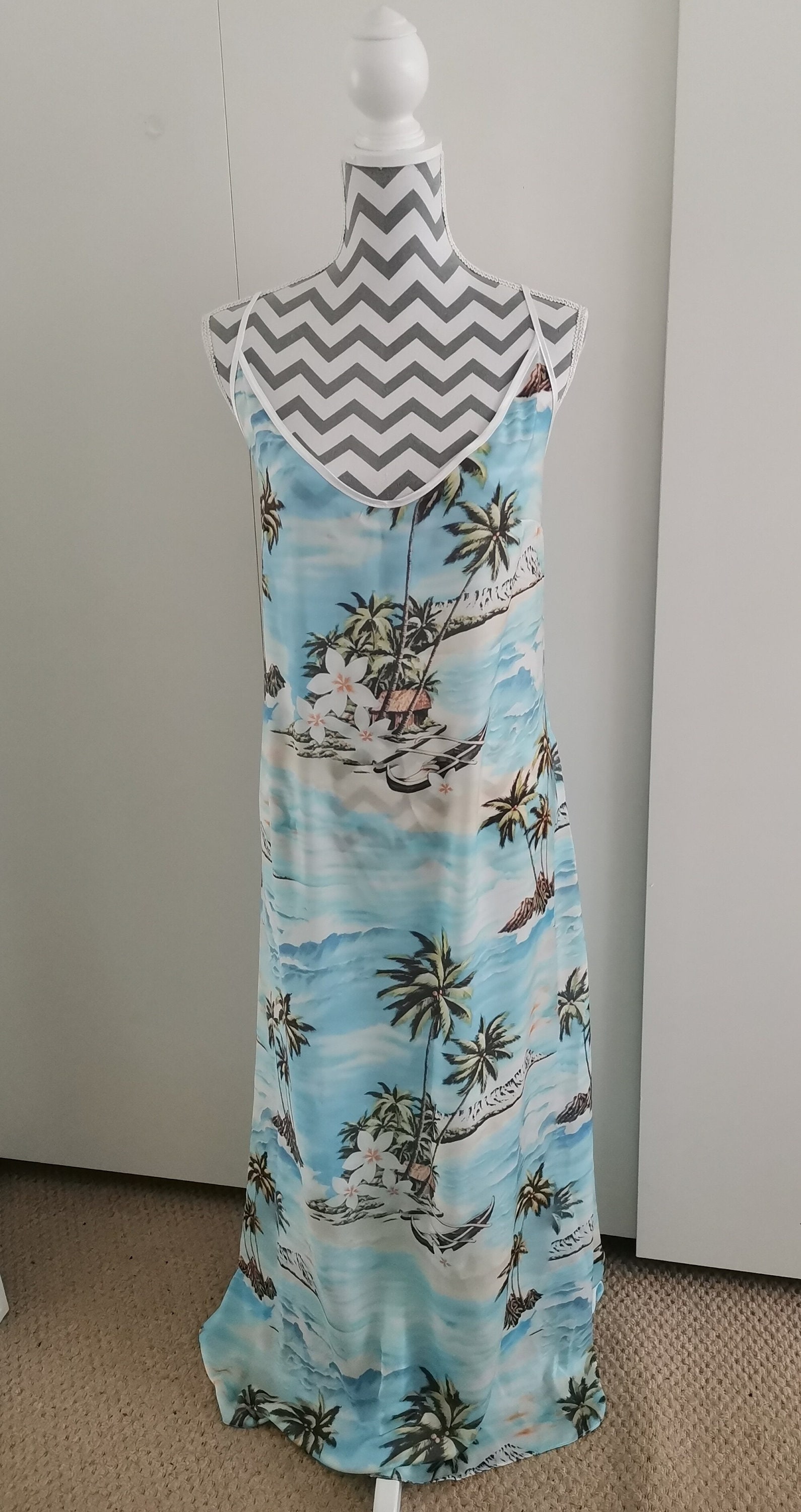 rachel green tie front beach dress 10 Of Rachel Green's 'Friends' Outfits That Were Peak 1990s