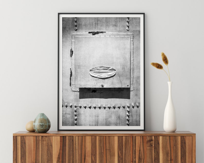 Silo Door Rustic Photography Print Rustic Wall Art Black and White Photography Large Wall Art Instant Download Prints Boho Prints zdjęcie 3