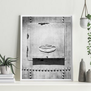 Silo Door Rustic Photography Print Rustic Wall Art Black and White Photography Large Wall Art Instant Download Prints Boho Prints zdjęcie 5