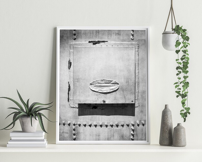 Silo Door Rustic Photography Print Rustic Wall Art Black and White Photography Large Wall Art Instant Download Prints Boho Prints zdjęcie 5