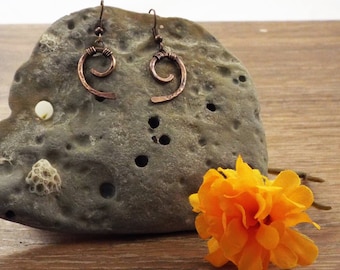 Simple Swirl Copper Earrings