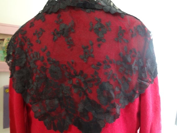 Mid-Century Lace Shawl Black in an Acetate with L… - image 8