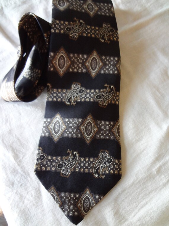 Silk Tie by Barrington in a Black and Cream Paisl… - image 3