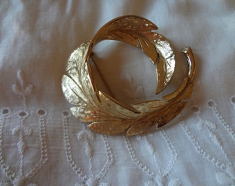 Monet Gold-Tone Brooch Rounded Leaf Vintage from the 1960's