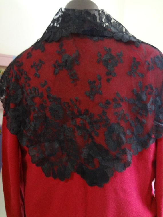Mid-Century Lace Shawl Black in an Acetate with L… - image 5