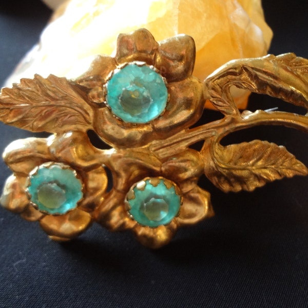 1940's Brooch Art Deco Brass-tone Pin with Flowers