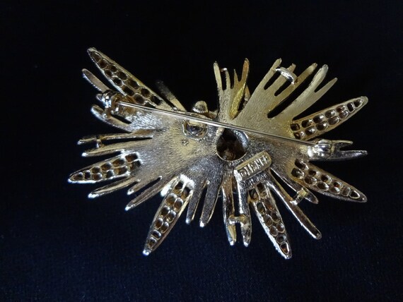 Lisner 60's Brooch in a Brushed Gold-Tone with Fa… - image 5