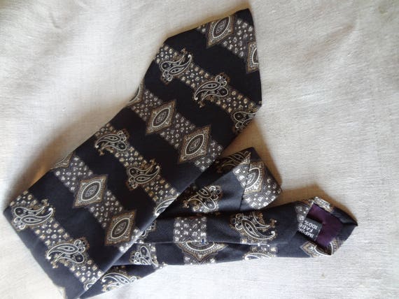 Silk Tie by Barrington in a Black and Cream Paisl… - image 2