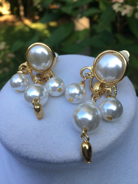 Vintage Faux Pearl Dangle Earrings - image 5