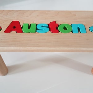 Bank Name- Personalisierte Baby -Holzstuhl- Name Bank-Ahorn Hocker- Personalisierte Puzzle Name - Kinderhocker Hocker mit Name -Gravur