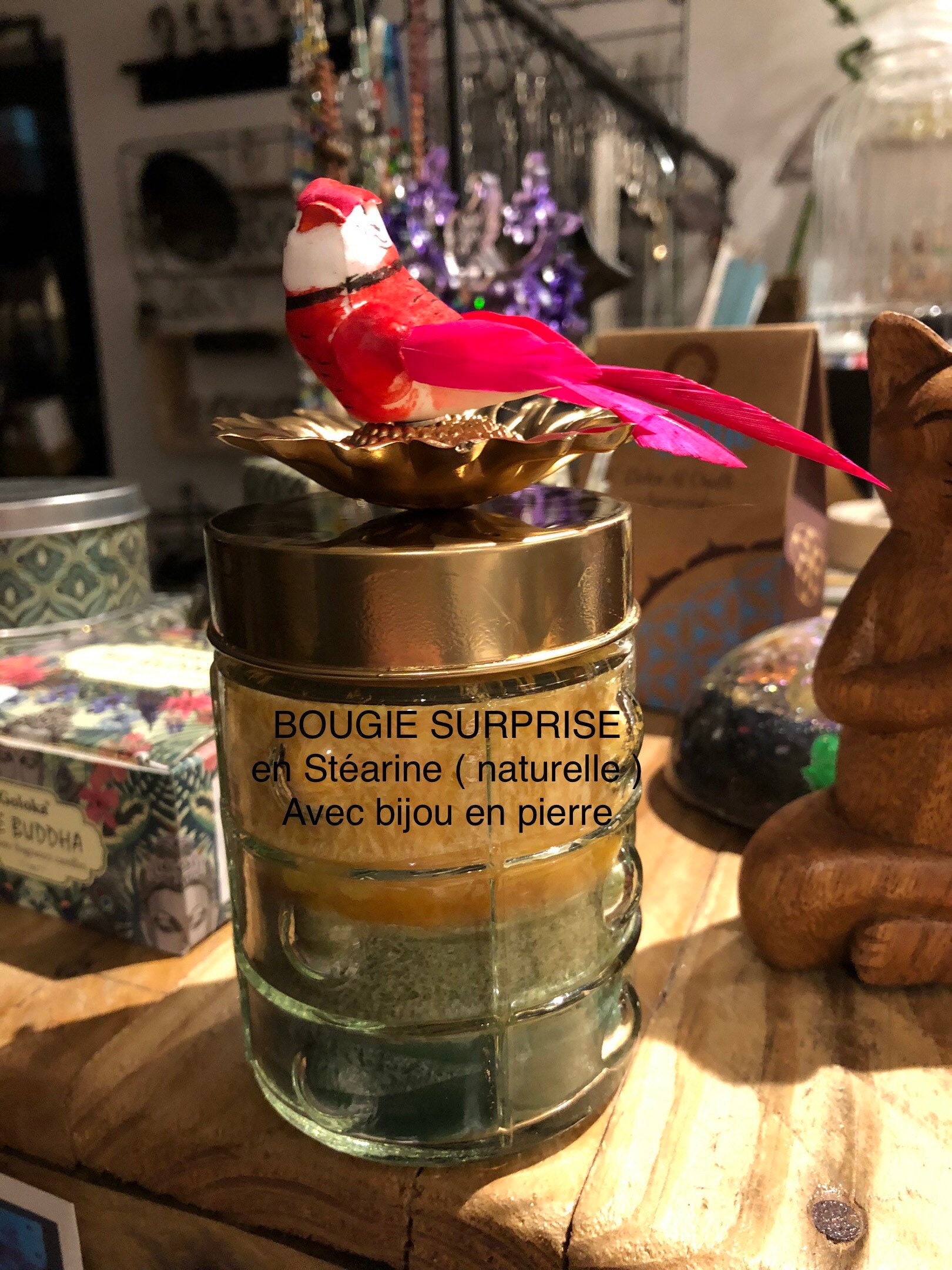 Bougie Surprise Naturelle en Stéarine , Parfum Eucalyptus, Bijoux Pendentif Pierre