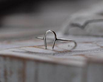 Fine sterling silver horseshoe ring