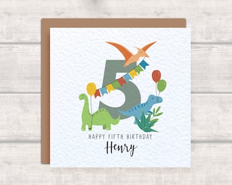 Carte personnalisée 5e anniversaire dinosaure - joyeux cinquième anniversaire - ptérodactyle, T-Rex, brachiosaure/brontosaure - carte « 5 »