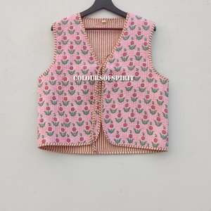 Gilet matelassé en coton de style vintage, vestes sans manches matelassées, manteau floral à col en V, cadeaux de vacances, veste sans manches pour femme, cadeaux image 1