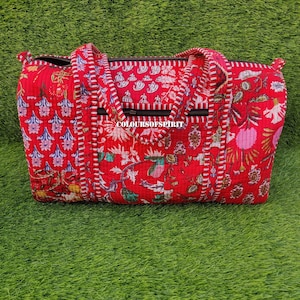 Gesteppte Duffle Tote Schulter Patch Tasche Baumwolle Handprint Floral Umweltfreundliche nachhaltige Tasche, Yoga Shopping Strand Künstler Boho Wochenendtasche