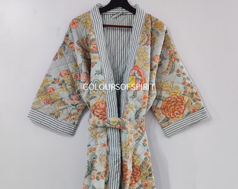 Handgefertigte Wende-Kimono-Robe aus gesteppter Baumwolle mit Blumendruck