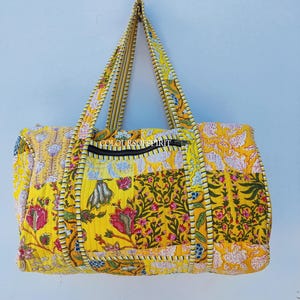 Große gesteppte Wochenendtasche aus Baumwolle, Gepäcktasche mit floralem Blockprint, Reisetasche für Frauen, Urlaubsgeschenke, Übernachtung, Strandtasche, Reisetaschen