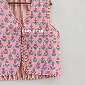 Gilet matelassé en coton de style vintage, vestes sans manches matelassées, manteau floral à col en V, cadeaux de vacances, veste sans manches pour femme, cadeaux image 7