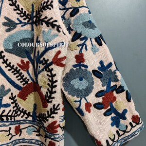 Giacca corta Suzani TNT fatta a mano, giacca trapuntata da donna, giacca invernale Suzani, cappotto ricamato, giacca TNT Suzani, regalo per lei immagine 5