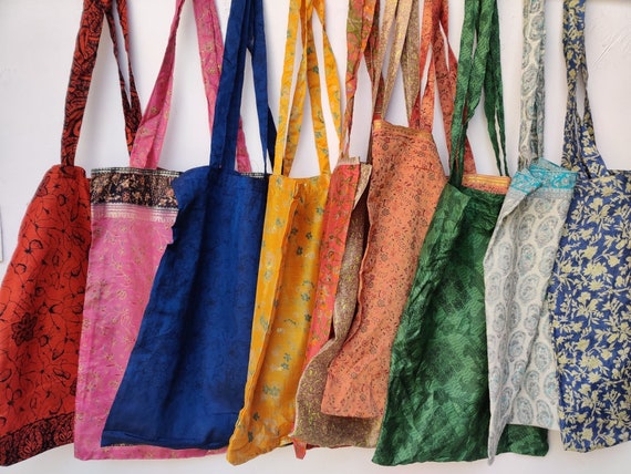 Bag Wholesale Market In Nagpur | School Bags | Ladies Hand Bags | Travel  Bags | सिंगल पीस भी मिलेगा - YouTube