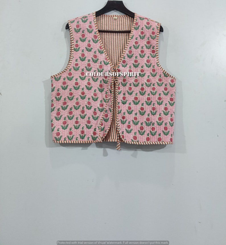 Gilet matelassé en coton de style vintage, vestes sans manches matelassées, manteau floral à col en V, cadeaux de vacances, veste sans manches pour femme, cadeaux image 4