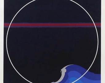 Op de afbeelding: Een vierkante print met een grote witte cirkel gecentreerd op een donkerblauwe achtergrond. Een horizontale rode lijn loopt door het bovenste deel van de cirkel. Rechtsonder stijgt een gestileerde blauwe golf met lichtblauwe en grijze accenten.