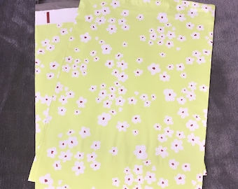 100 10x13 White Wild Flowers on Light Green Background Spring Summer Envelopes Shipping Bags