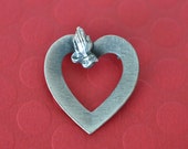 Praying Hands Brooch, Silver Tone, Christian Brooch, Silver Brooch, Heart Brooch, Inspirational Jewelry. Religious Jewelry GS948