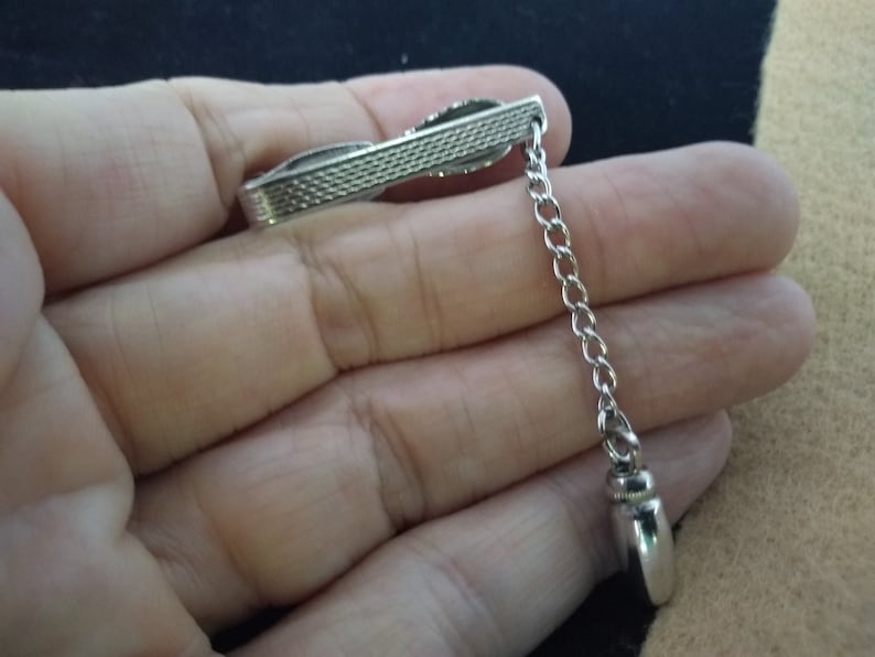 Men/'s Jewelry Vintage HICKOK Tie Clip Bar and Chain Silver Tone