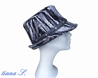 Hat with rivets, black and white, size S