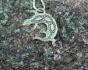 Native American Sterling Silver Lightweight Gecko Lizard Pendant Necklace Stamped WA (artist) Stamped Sterling