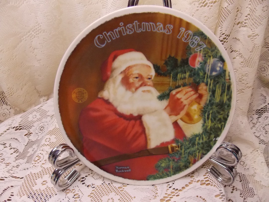 Santa's Golden Gift 1987 Norman Rockwell Christmas Plate Bradford